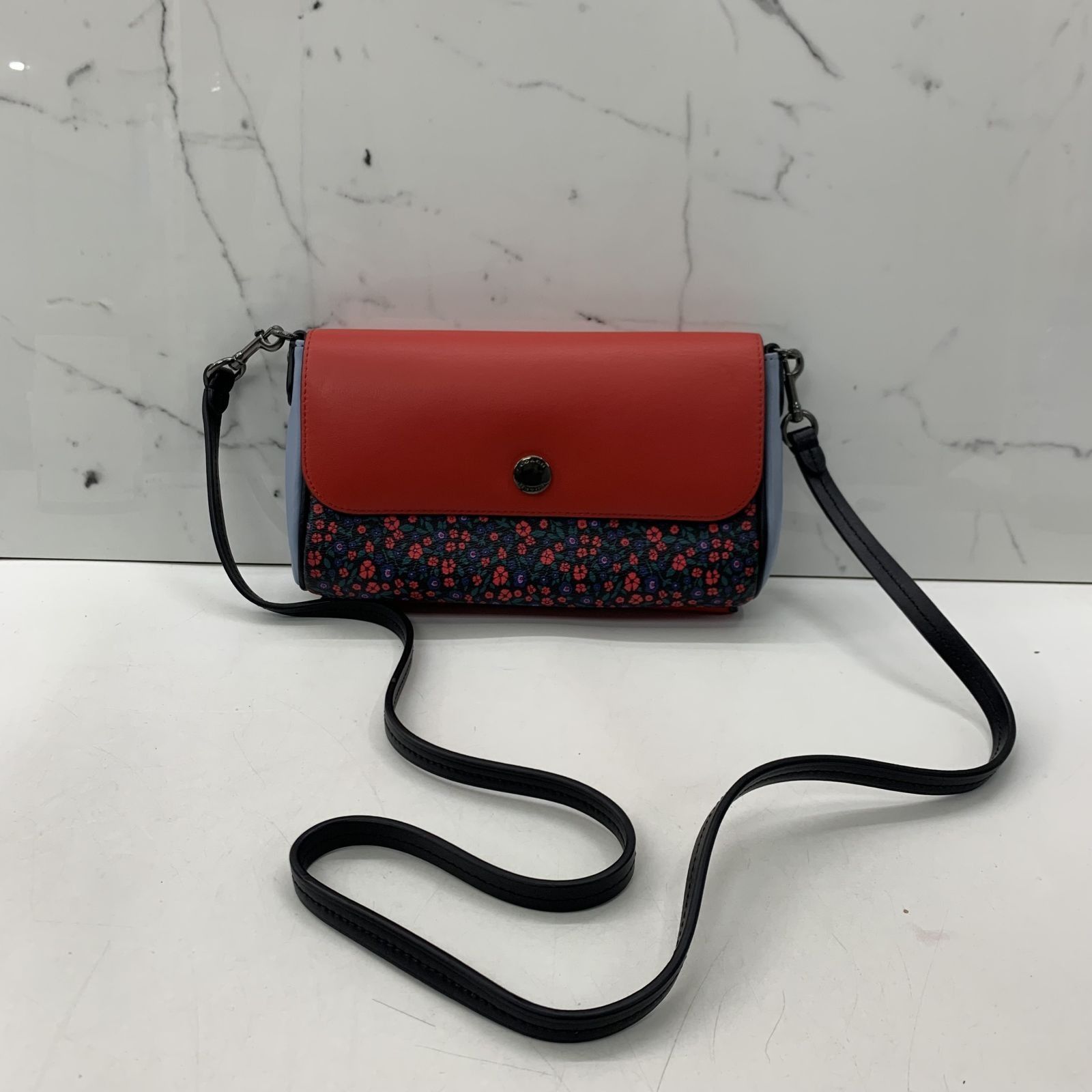 COACH F59535 REVERSIBLE SHOULDER BAG 237036226 WE Luxury Bags Wallets on Carousell