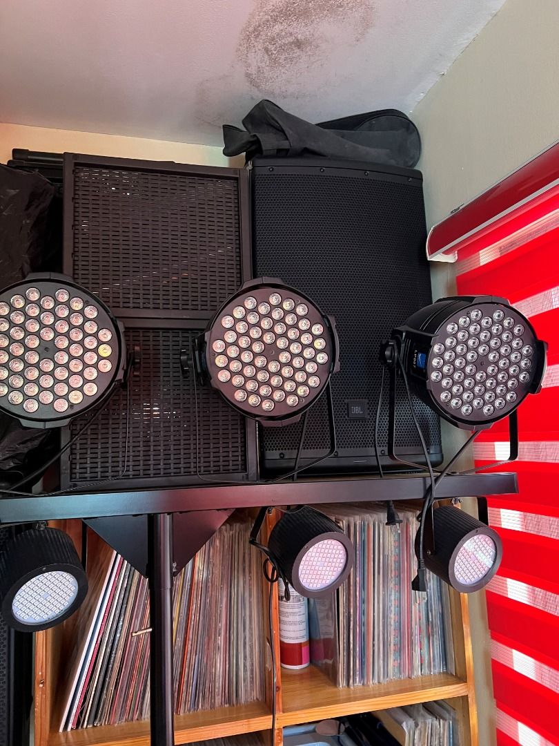 complete set for djing with 700 piecs of different vinyl, Audio, Other ...
