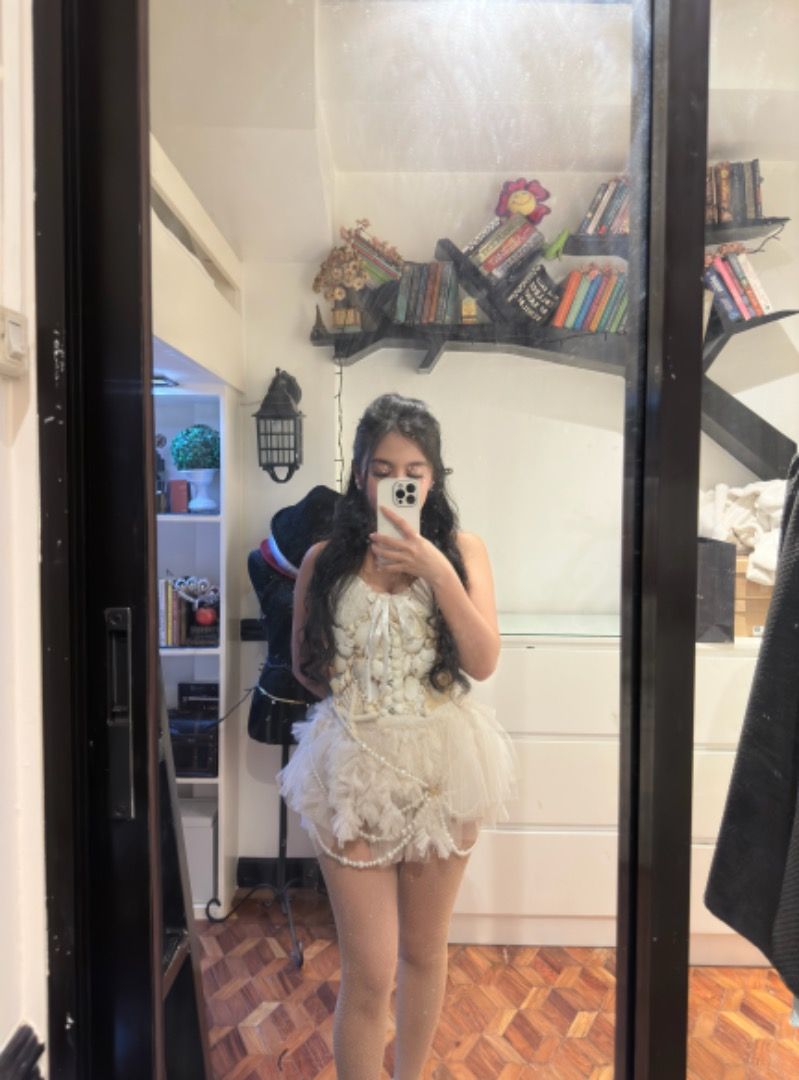 Custom Seashell Pearl Corset (XS-S) (Category: Sets or Coordinates) located in Manila. Submitted by designerarchives.ph (Listing ID 1263657406, Image 2). Description: Top is adjustable Comes with the tulle tutu skirt! Great for siren/mermaid halloween costume. .
