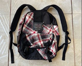 Supreme backpack ss19, 男裝, 袋, 背包- Carousell