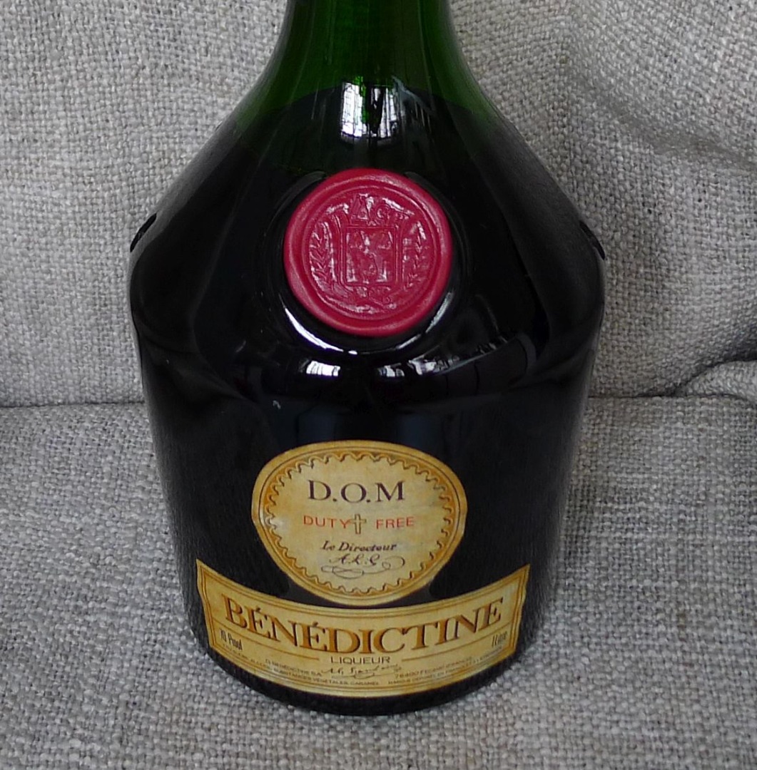 Dom Benedictine Liqueur 1L for sale, Food & Drinks, Alcoholic Beverages