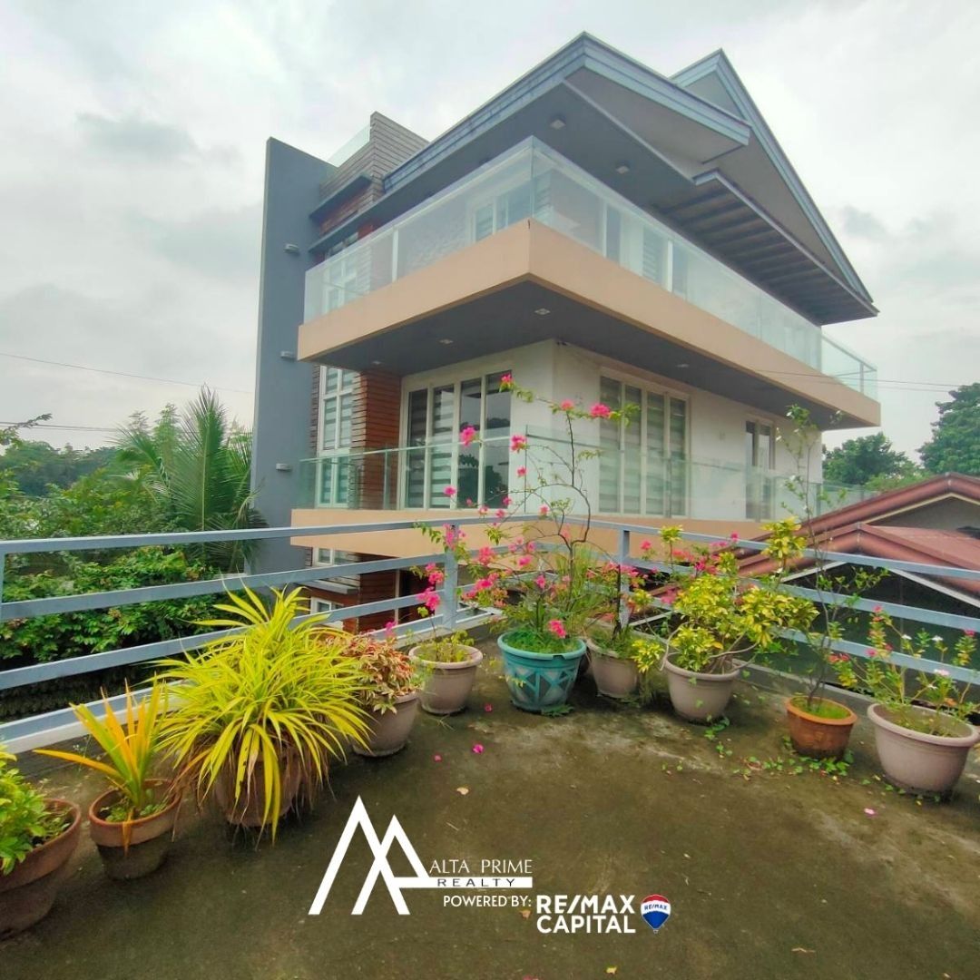 For Lease Modern 3 Storey House with bungalow in AFPOVAI, Property