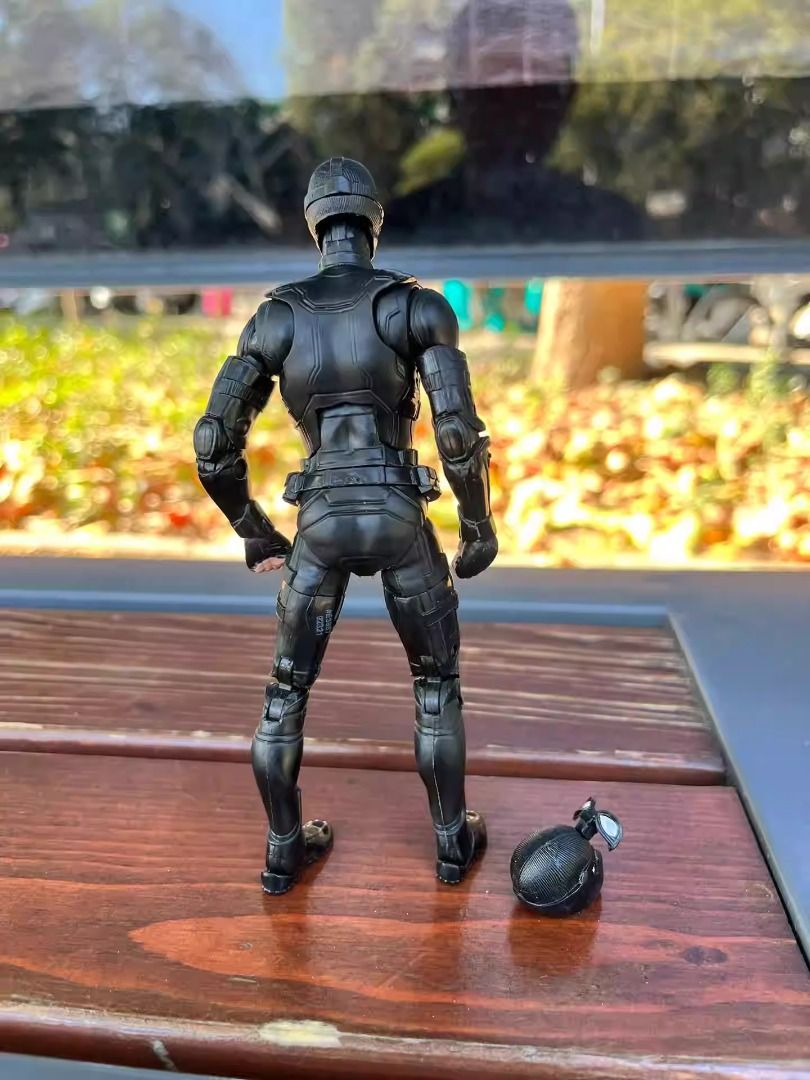 Night monkey top action figure