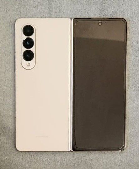 Galaxy Z Fold 4 Beige 256GB, Mobile Phones & Gadgets, Mobile Phones