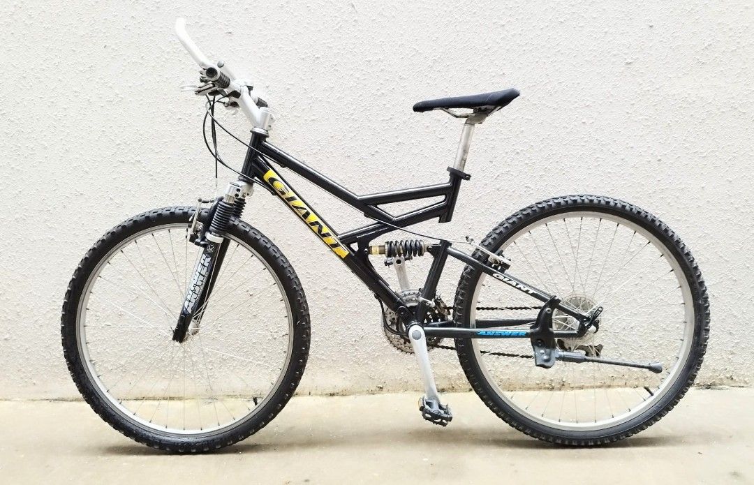 Giant full suspension bicycle mountain bike MTB hardtail MTB 26 bicycle 26 bike Shimano bicycle Shimano bike bike bicycle Sports Equipment Bicycles Parts Bicycles on Carousell