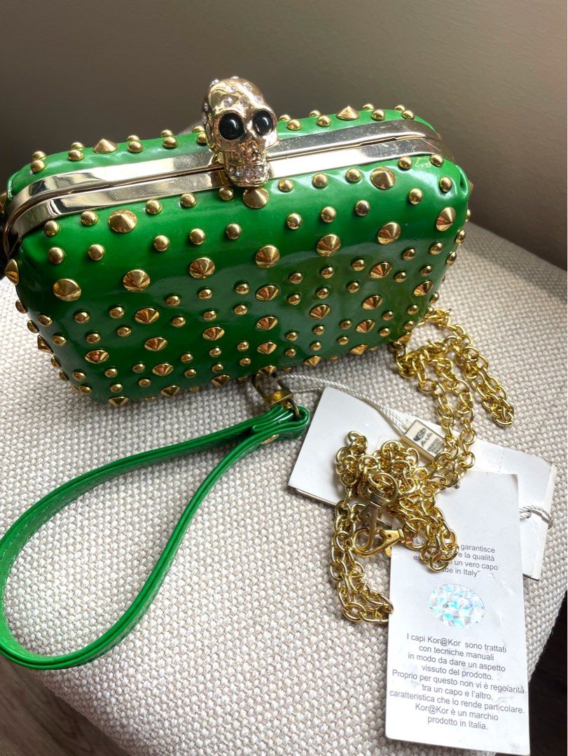 Chic clutch bags store