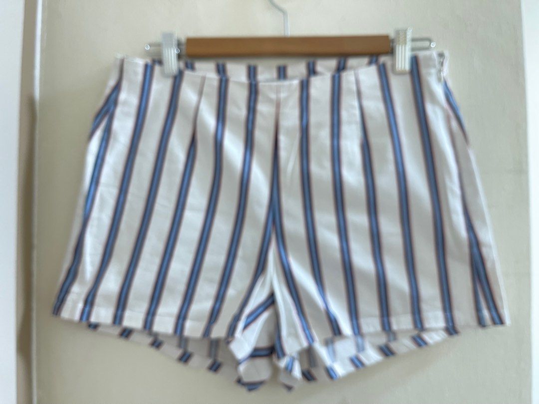 Guess white blue striped shorts
