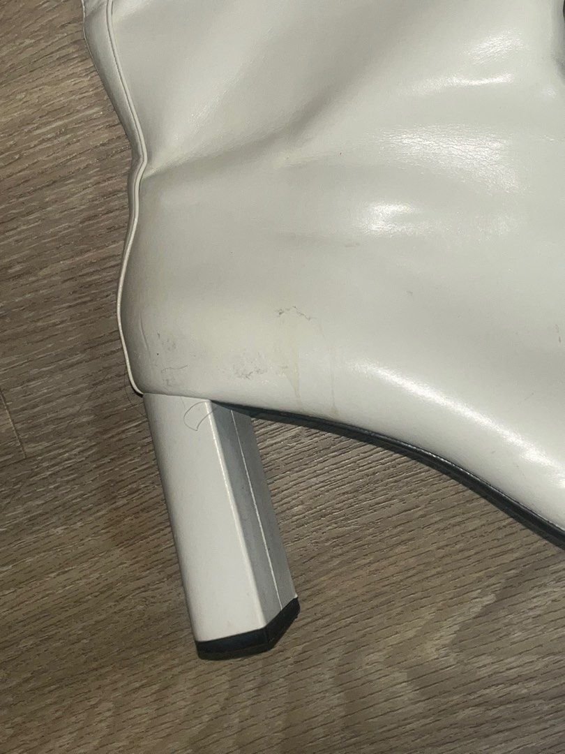 HIGH KNEE ZARA WHITE BOOTS