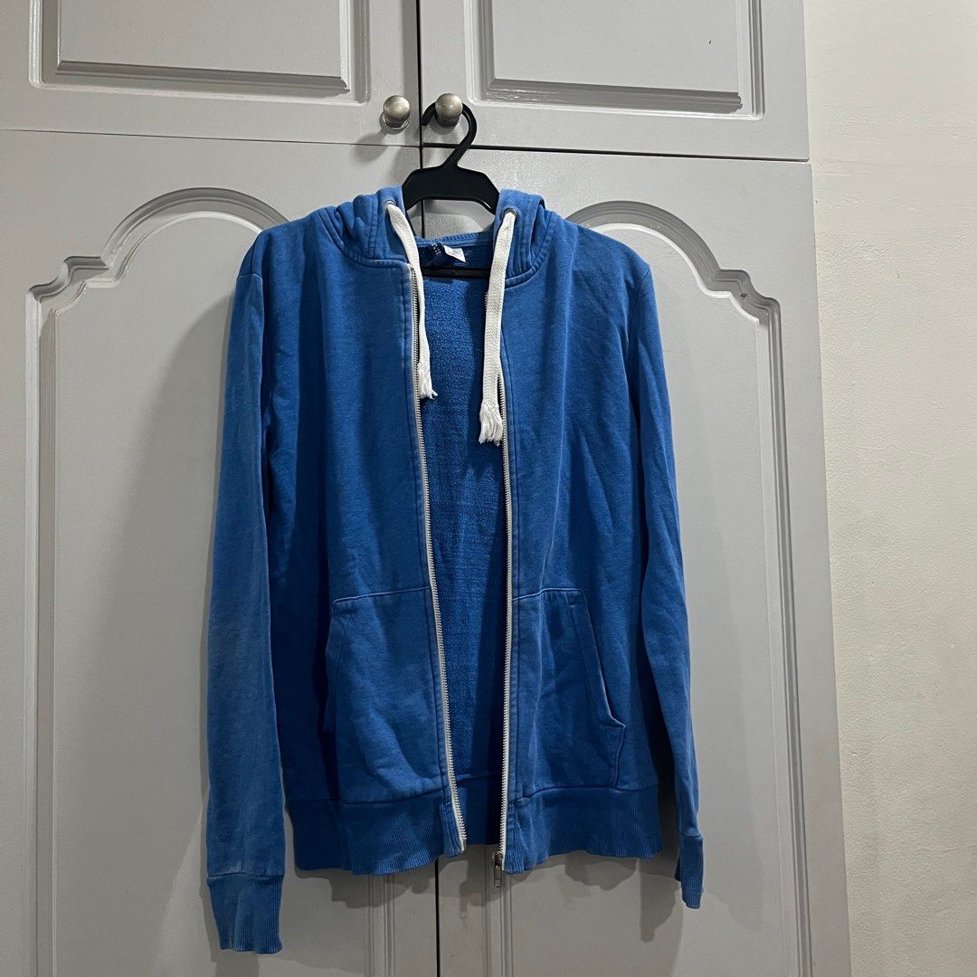 H&M Blue Jacket with Hood (Category: Coats, Jackets and Outerwear) located in Manila. Submitted by lesssa (Listing ID 1263664008, Image 1). Description: .