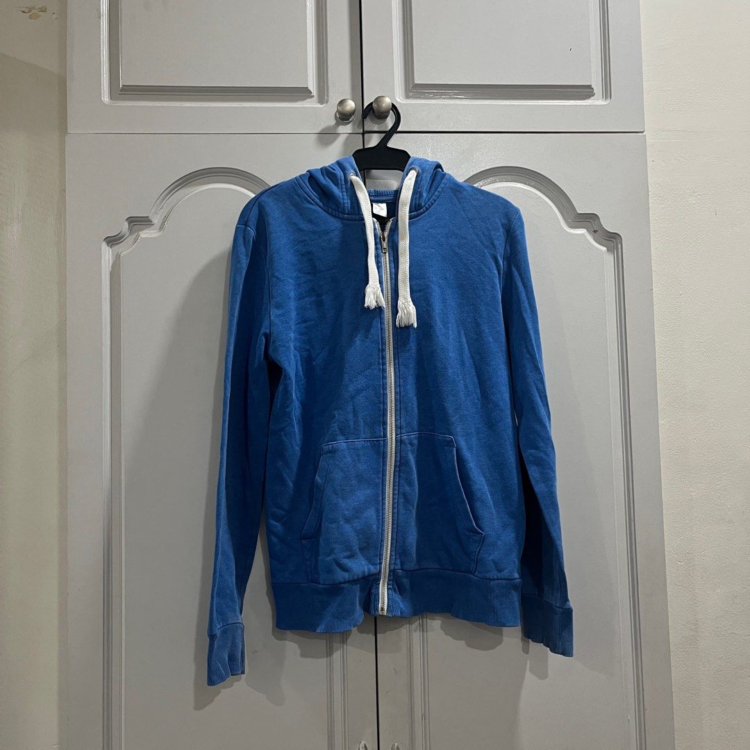 H&M Blue Jacket with Hood (Category: Coats, Jackets and Outerwear) located in Manila. Submitted by lesssa (Listing ID 1263664008, Image 2). Description: .