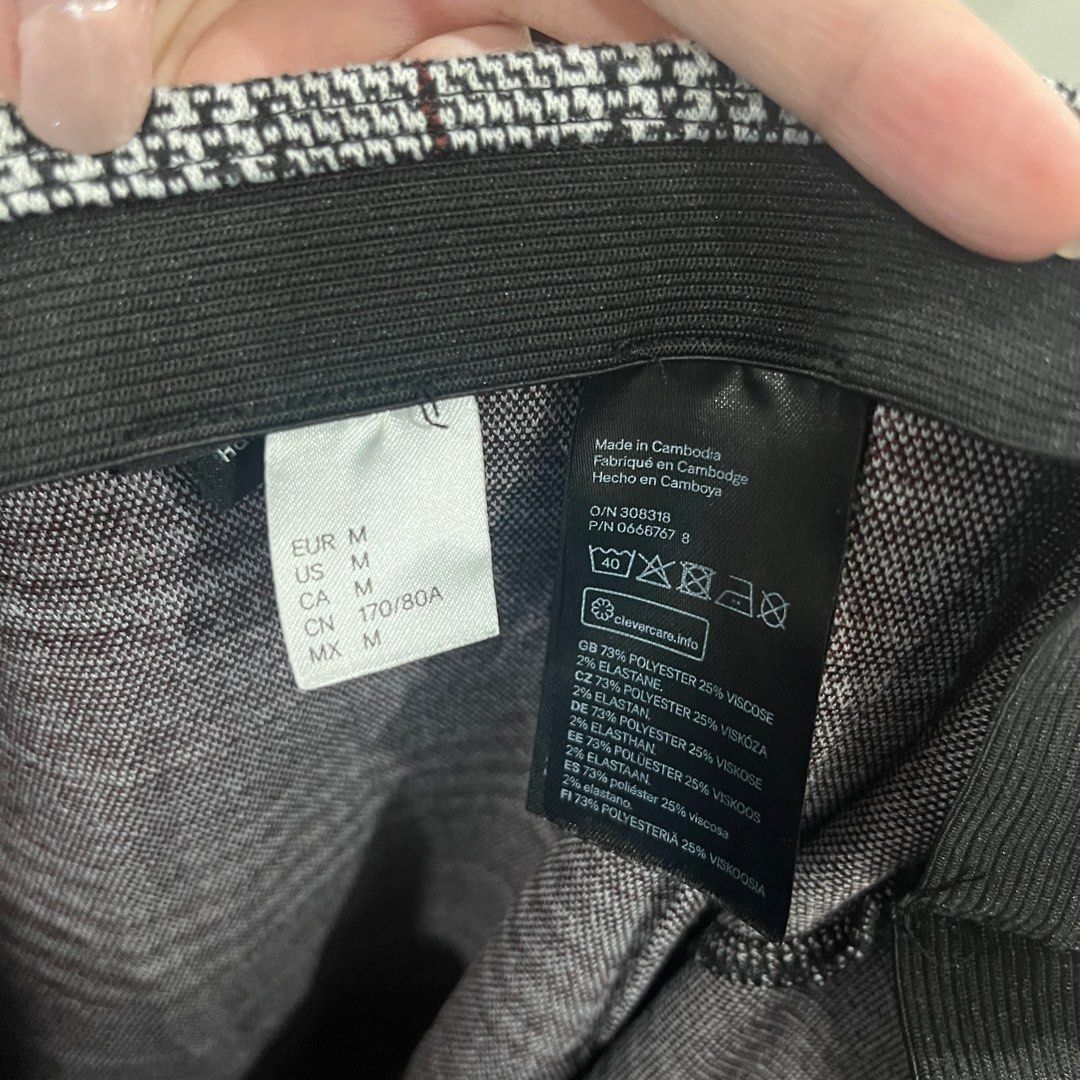 H&M Gray Office Skirt (Category: Skirts) located in Manila. Submitted by lesssa (Listing ID 1263667515, Image 2). Description: .