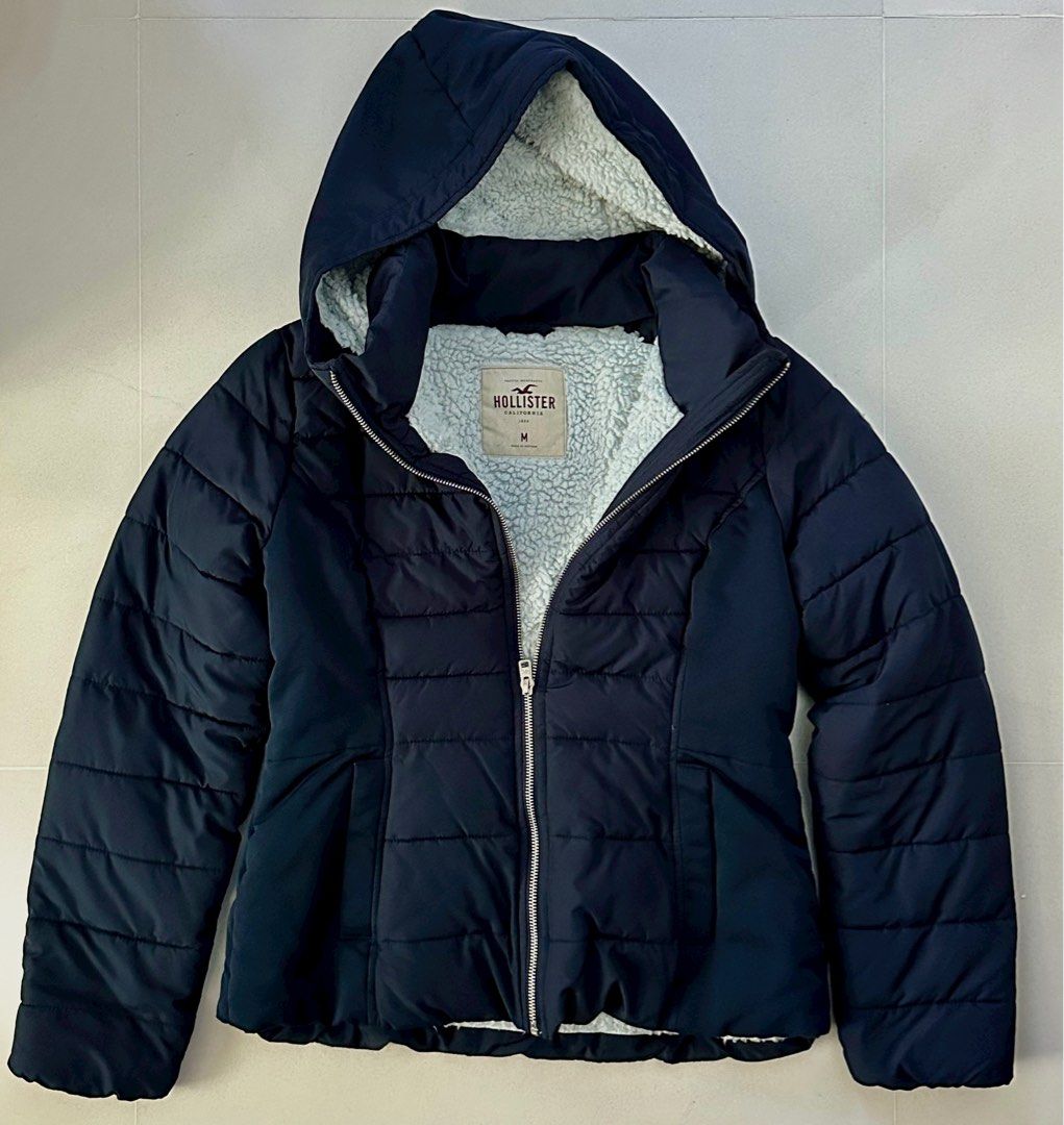 Hollister puffy Winter Jacket, Women's Fashion, Coats, Jackets and  Outerwear on Carousell