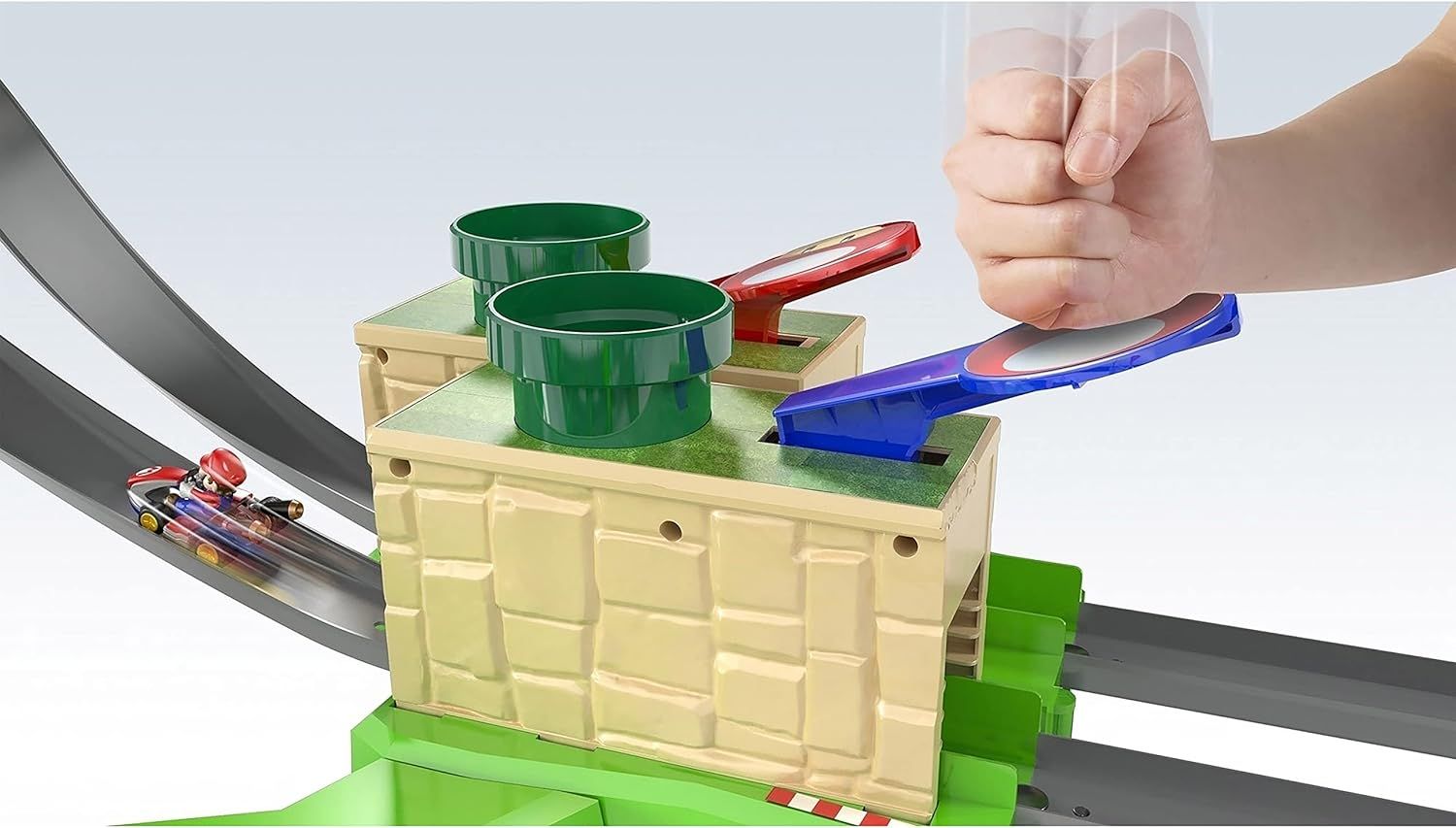 Hot Wheels GHK15 Mario Kart Circuit Lite Track Set,Multicolor (Single  Item), Hobbies & Toys, Toys & Games on Carousell