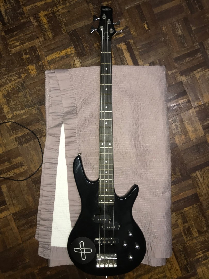ibanez gio GSR200 bass guitar, Hobbies & Toys, Music & Media, Musical ...