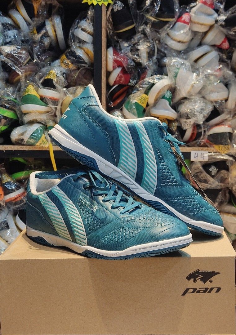 Kasut futsal pan store