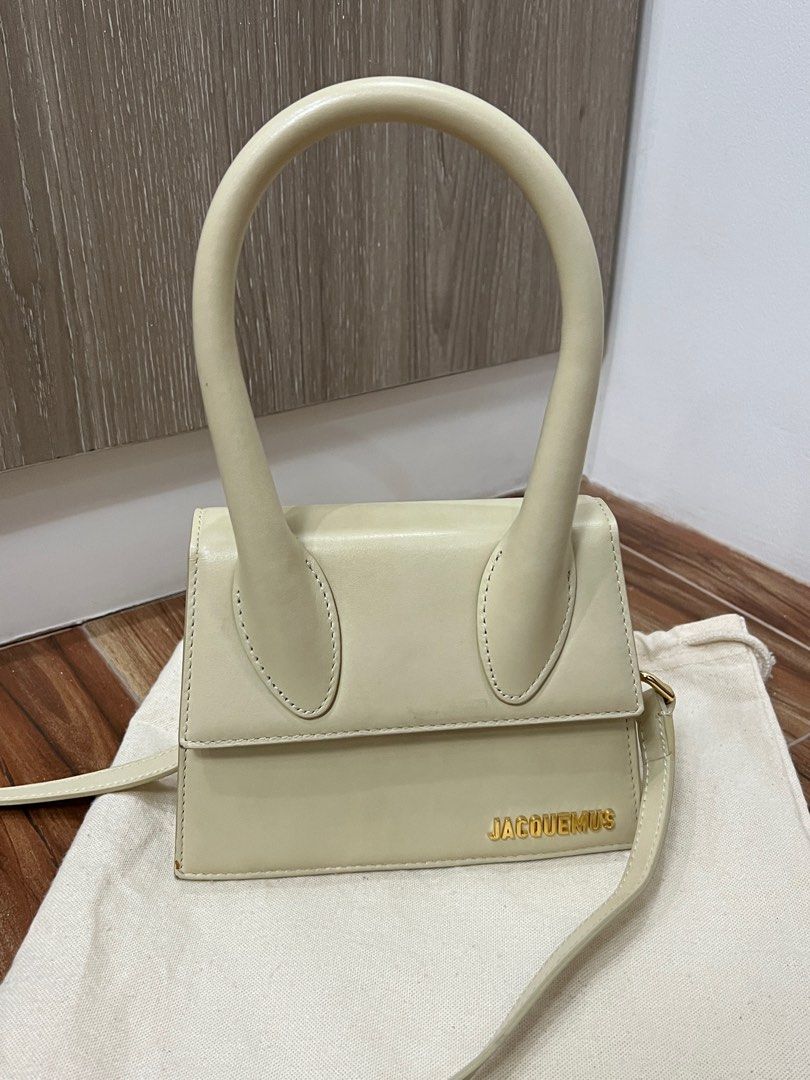 JACQUEMUS LE GRAND CHIQUITO, Luxury, Bags & Wallets on Carousell