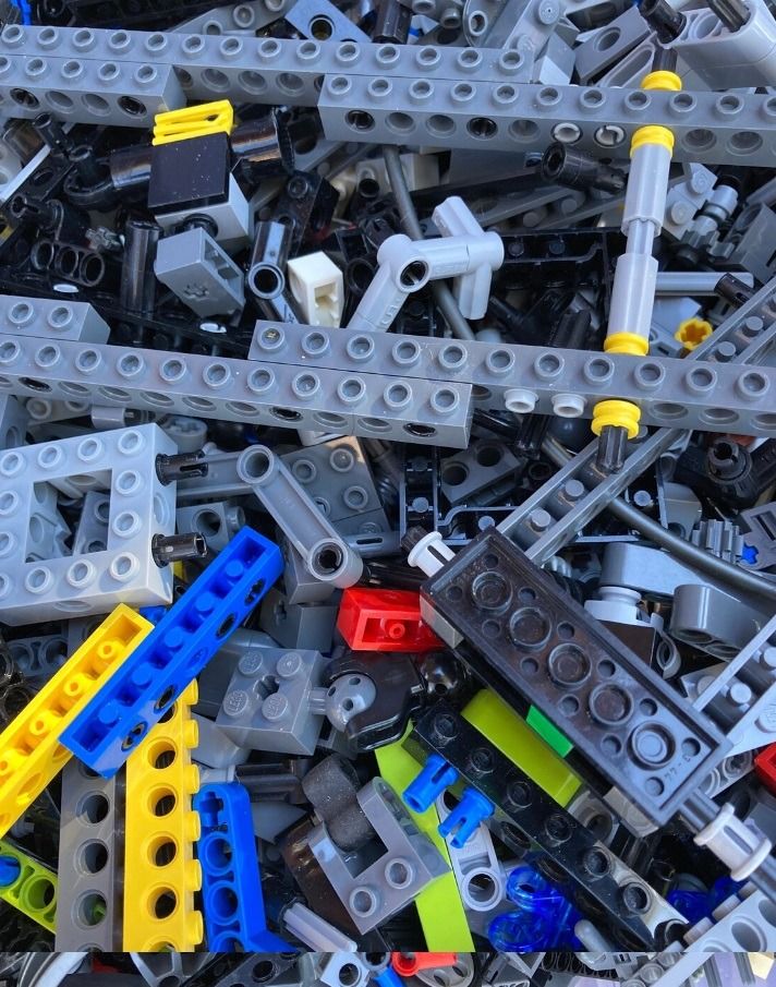 LEGO Technic ONLY 1KG Pack 100 Genuine Lego Pins connectors