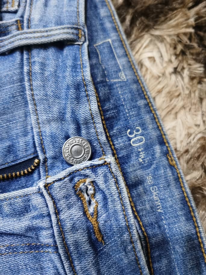 LEVI'S skinny jean, Women's Fashion, Bottoms, Jeans & Leggings on Carousell