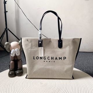 Longchamp Le Pliage clutch both green and brown instock, Women's Fashion,  Bags & Wallets, Purses & Pouches on Carousell