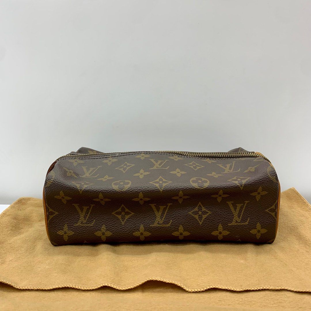 Pre-owned LOUIS VUITTON Monogram Cosmetic bag M47522 Brown