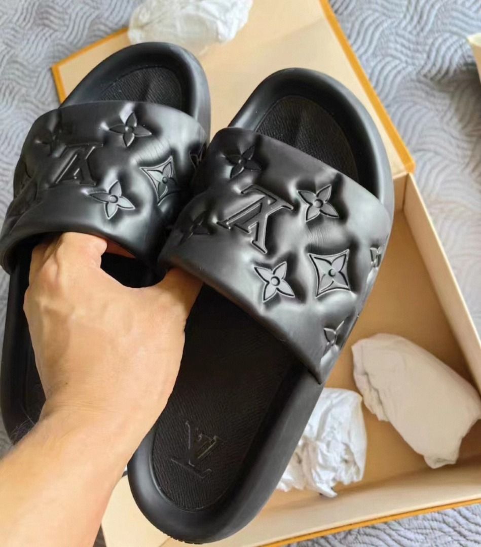 Louis Vuitton men's slippers size：43, Men's Fashion, Footwear, Flipflops  and Slides on Carousell