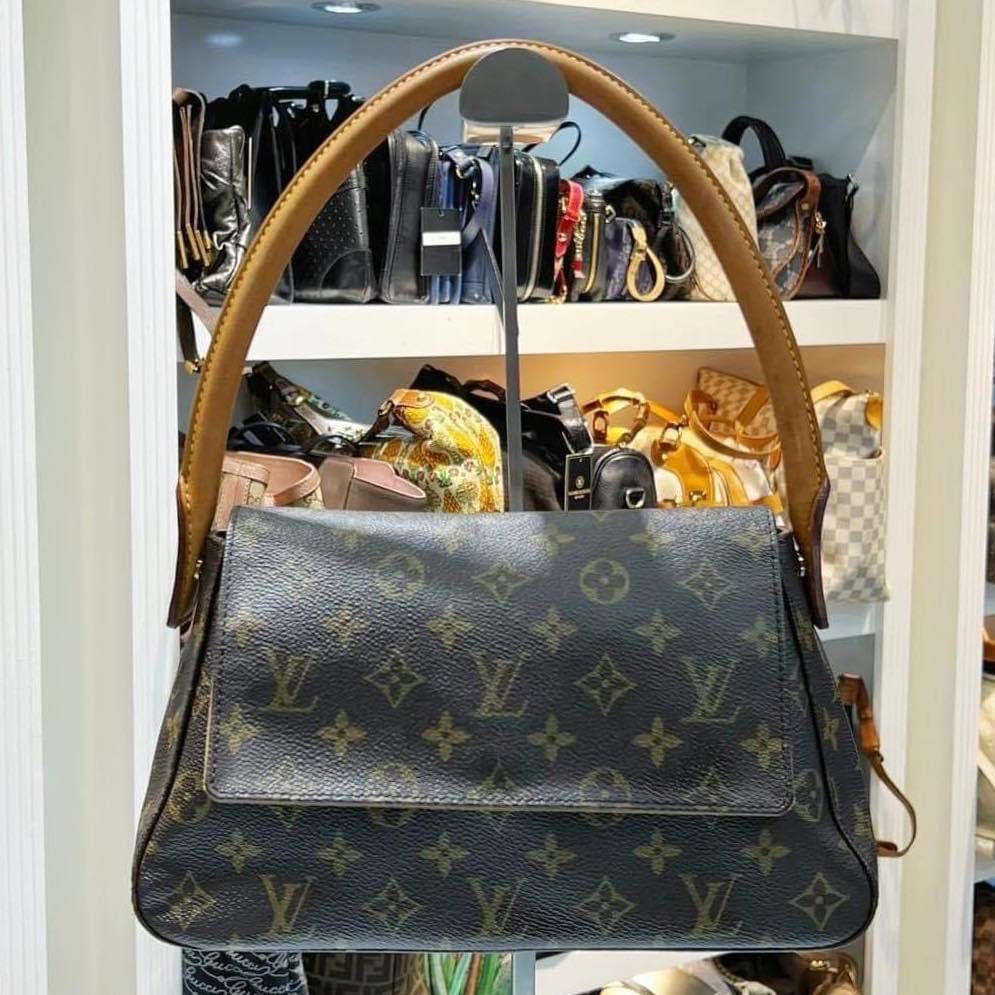 Louis Vuitton LV Vintage Mini Looping Shoulder Bag, Luxury, Bags & Wallets  on Carousell