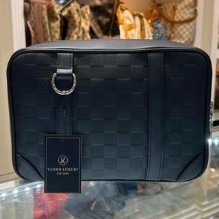 Shop Louis Vuitton NOE 2015-16FW Pouches & Cosmetic Bags by mariposaz