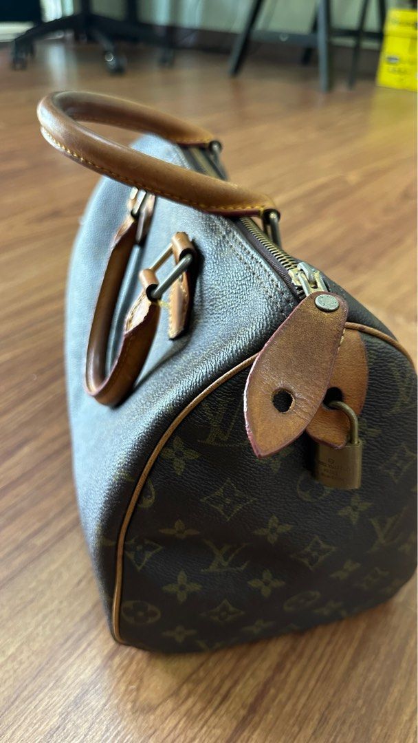 Louis Vuitton Lily woc, Women's Fashion, Bags & Wallets, Cross-body Bags on  Carousell