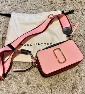 MARC JACOBS Snapshot Small Camera Bag The New Black Gilded 100% Genuine,  Luxury, Bags & Wallets on Carousell