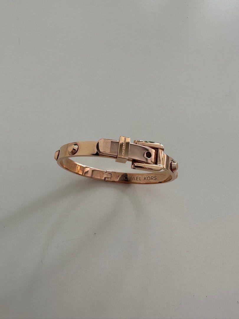 Michael kors astor sales buckle bangle