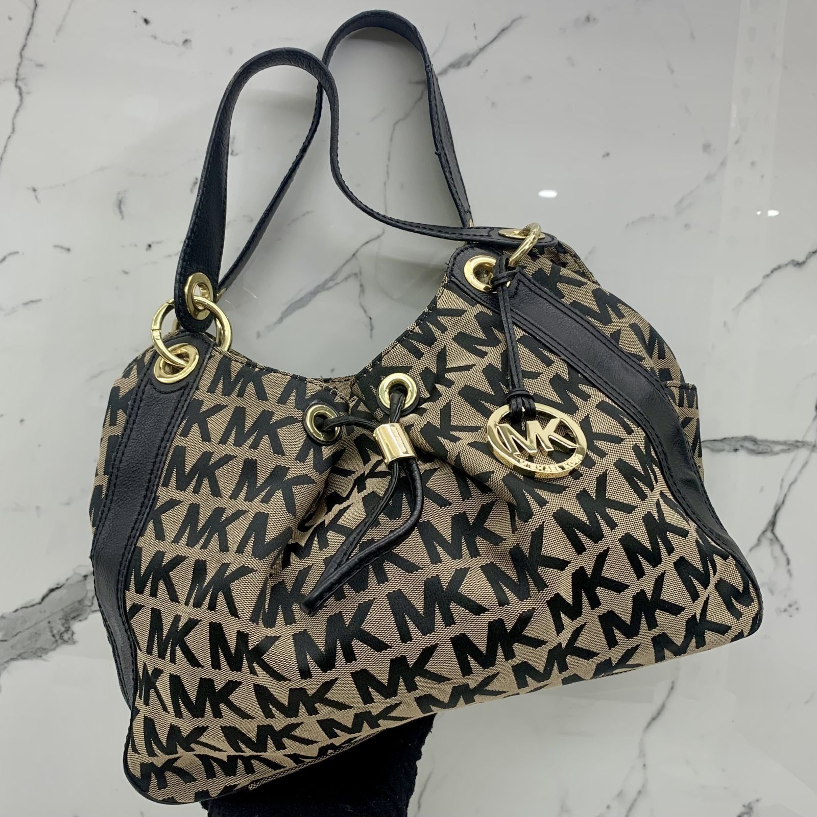 Navy Michael Kors Large Tote Bag, Luxury, Bags & Wallets on Carousell