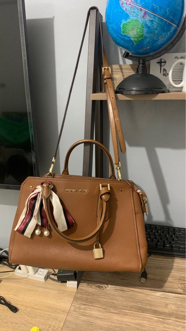 Hayes large saffiano 2025 leather satchel