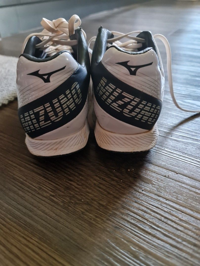 Mizuno shoes deals softball cleats