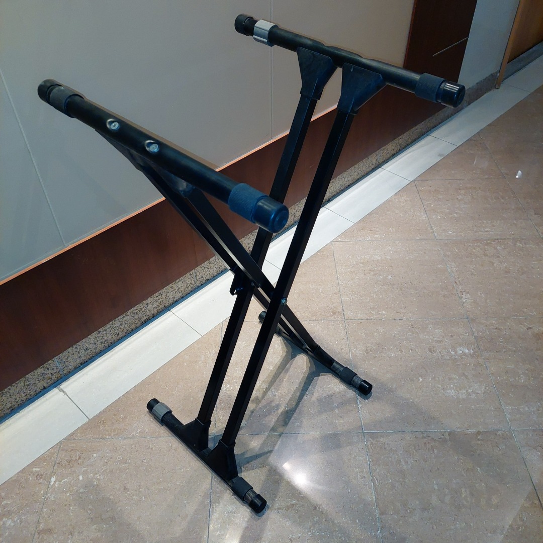Musical Instrument Folding Stand w. Safety Lock, 興趣及遊戲, 音樂、樂器 & 配件, 樂器