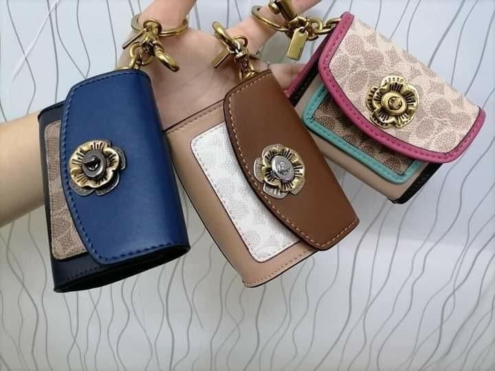 Coach turnlock purse on sale