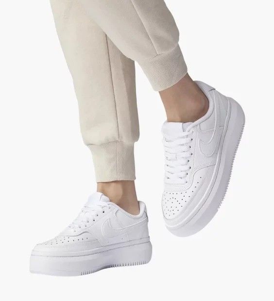 White womens trainers nike best sale