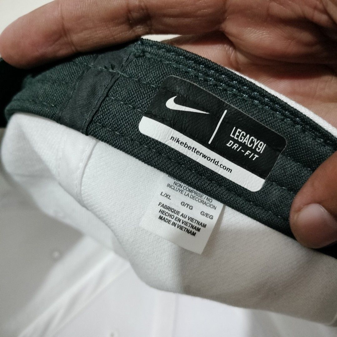 mens nike fitted hats