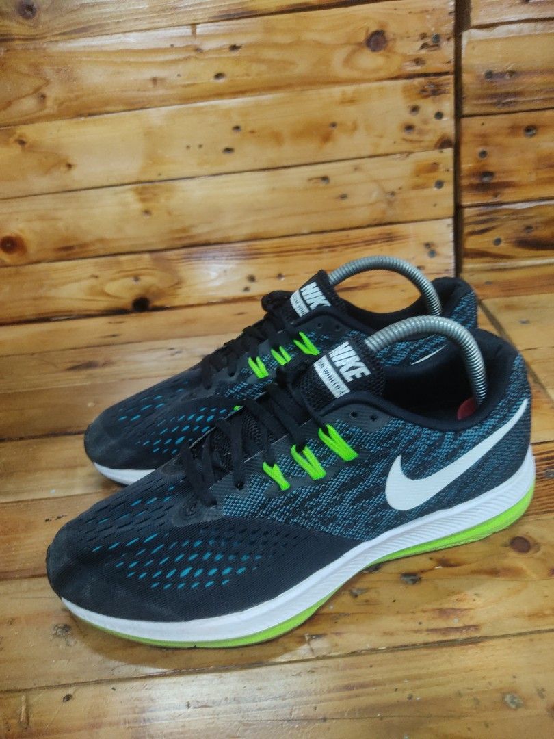 Flo nike sneaker discount