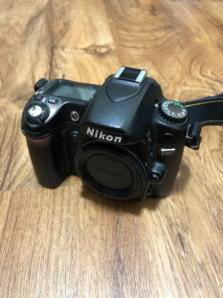 Nikon D80, 相機攝影, 相機在旋轉拍賣