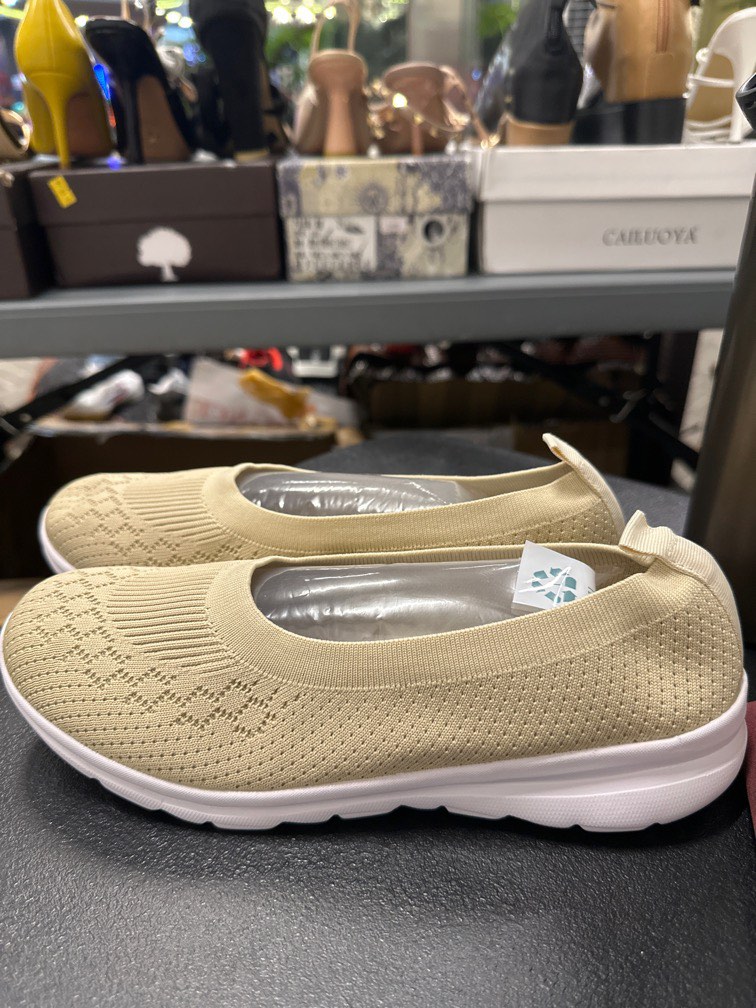 Nude flats size 11 discount