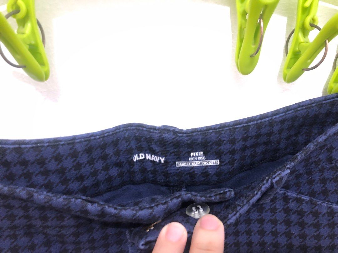 Old Navy Capri Pants Women s Fashion Bottoms Other Bottoms on