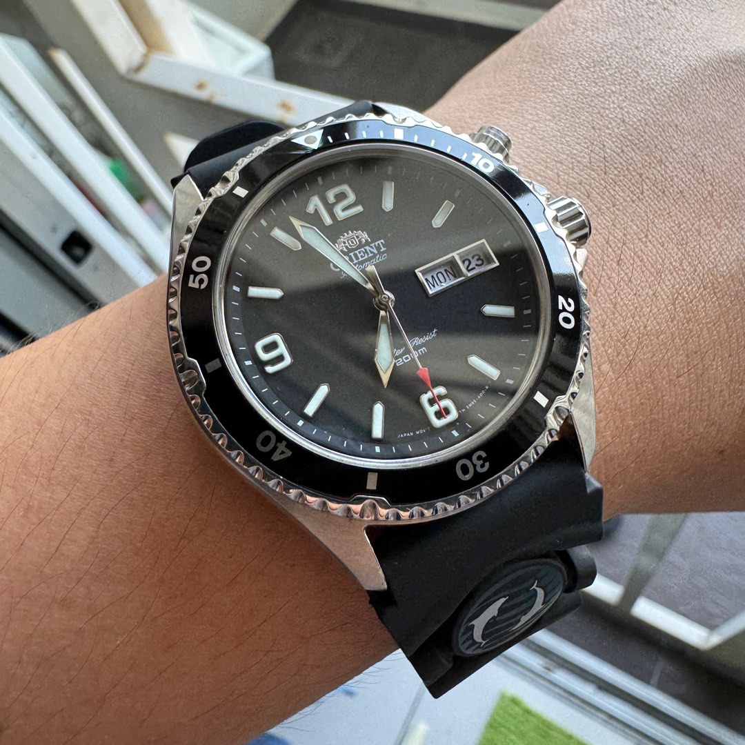 Orient black outlet mako automatic