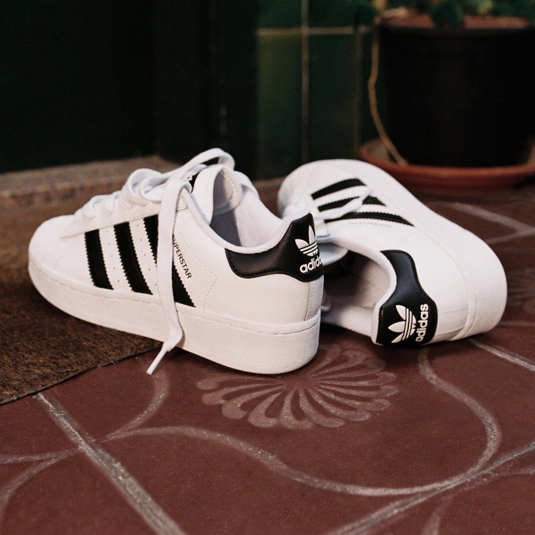 Adidas black and shop white shoes tumblr