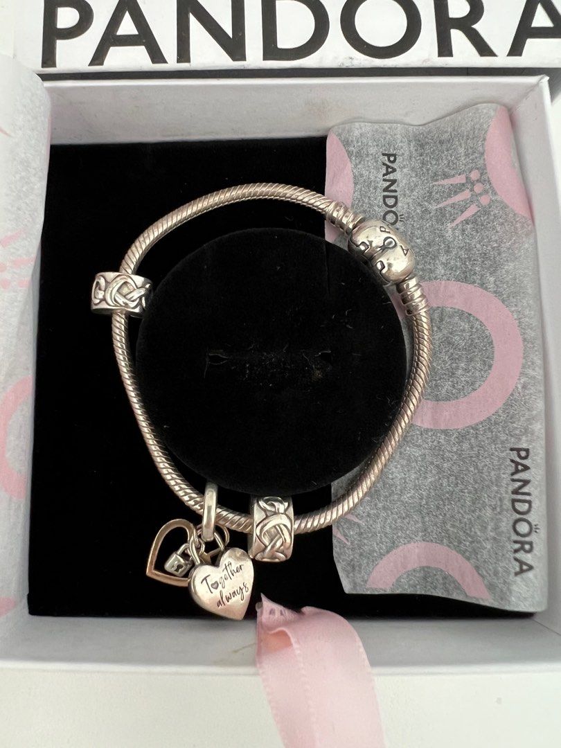 Pandora outlet brave charm