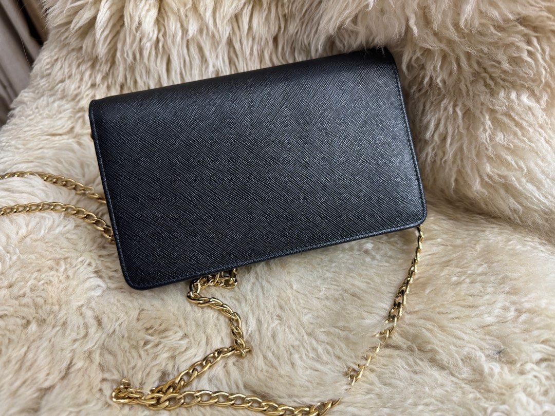 Prada WOC (Category: Luxury Bags & Wallets) located in Rizal. Submitted by rat_20 (Listing ID 1263657027, Image 2). Description: .