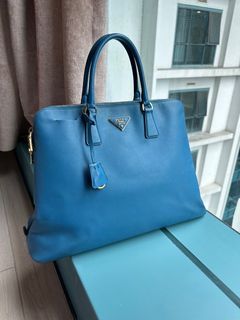 Prada bag Saffiano Light Frame model second hand Lysis