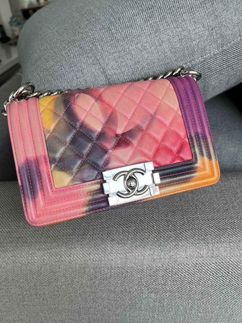 Free: Quilted red Gucci leather bag, Chanel Handbag Watercolor