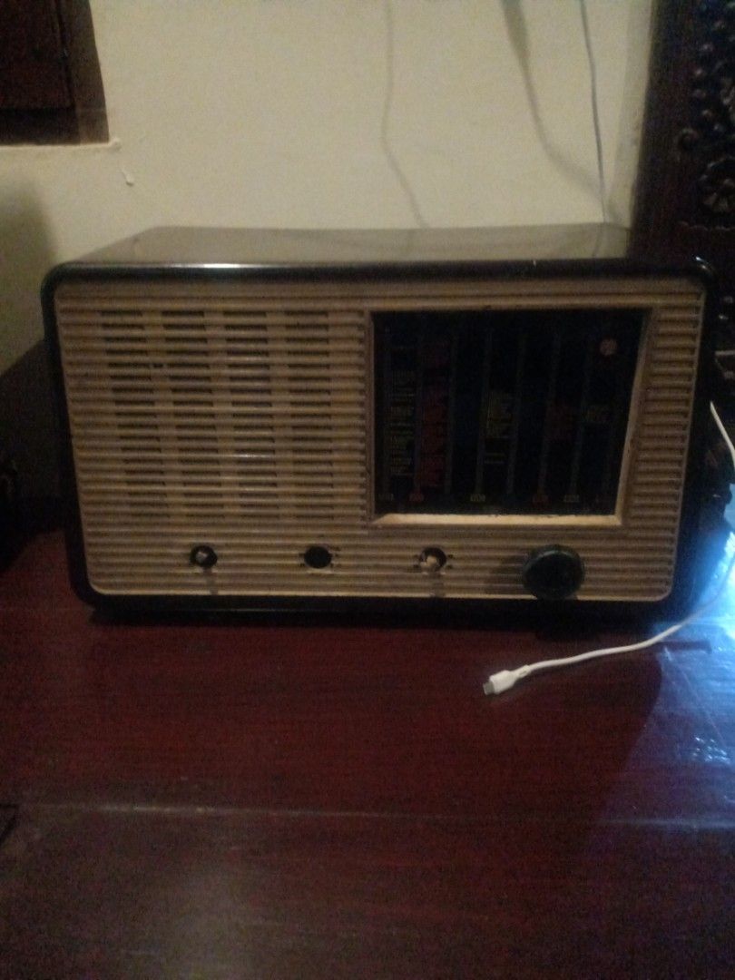 Radio kuno, Antik, Pajangan di Carousell