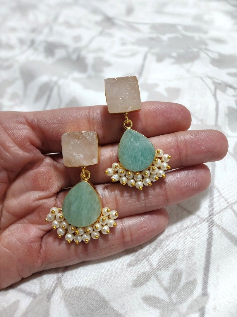 Gold and hotsell emerald green earrings