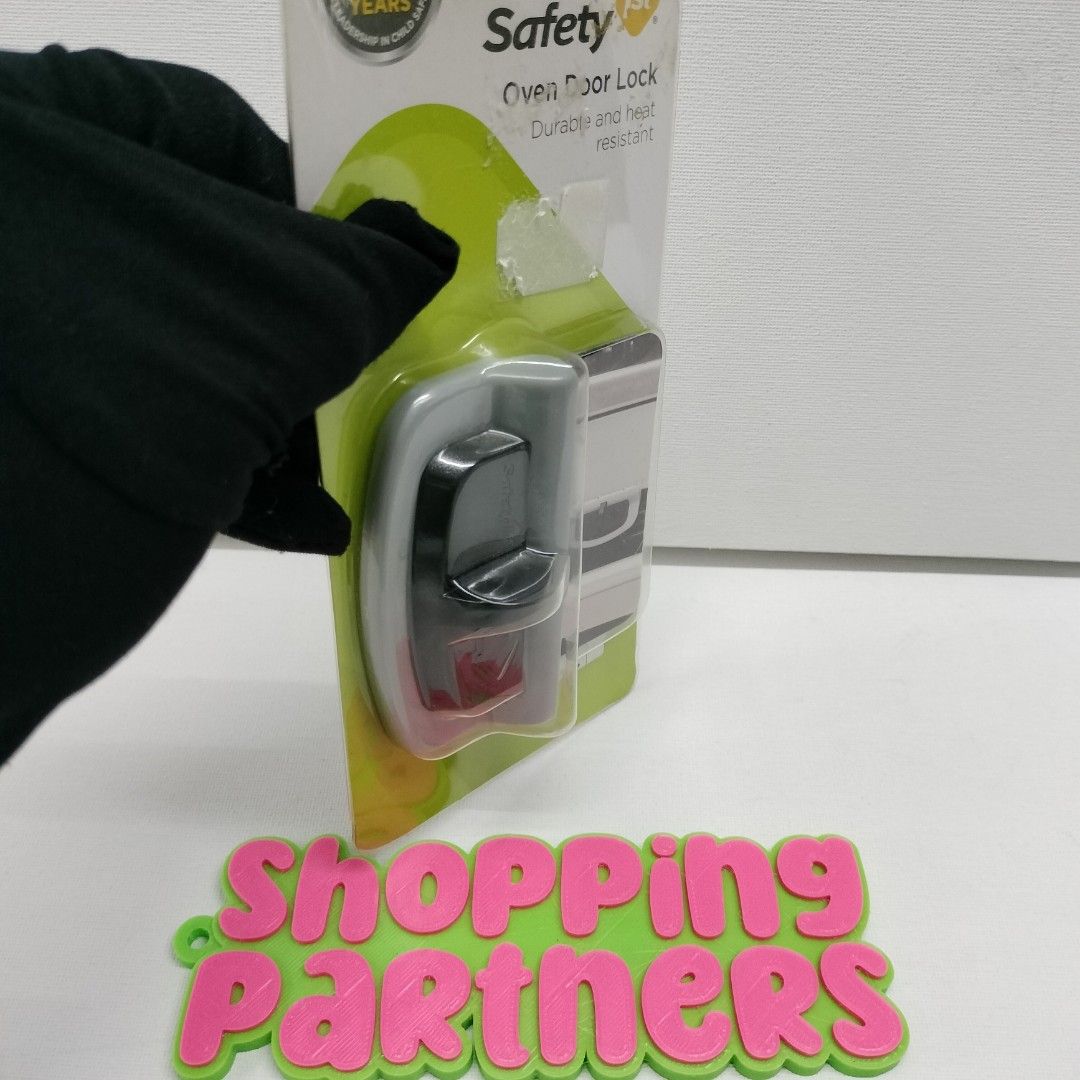 SAFETY FIRST OVEN DOOR LOCK, Babies & Kids, Baby Nursery & Kids